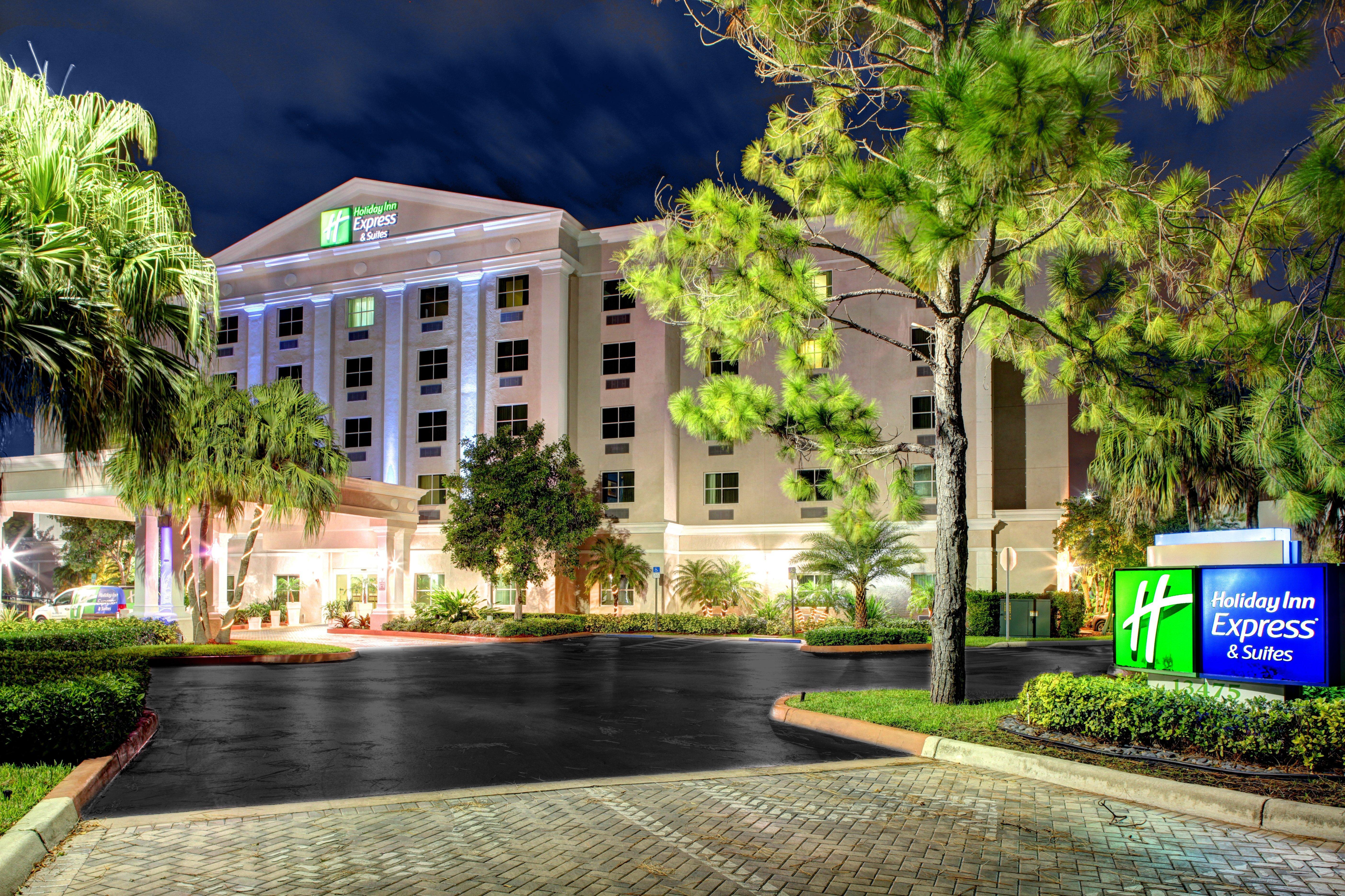 Holiday Inn Express & Suites Miami Kendall By Ihg Country Walk Экстерьер фото