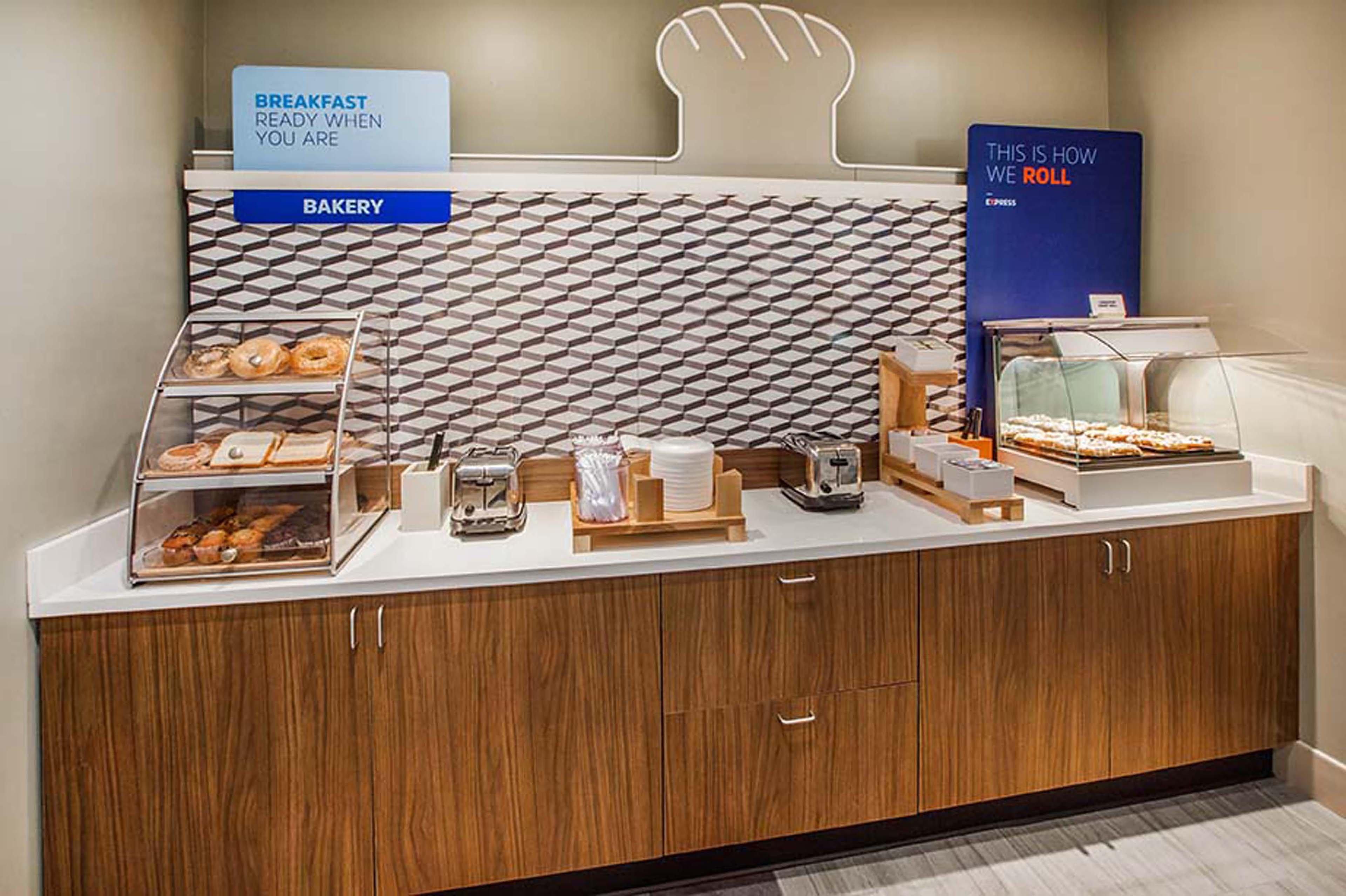 Holiday Inn Express & Suites Miami Kendall By Ihg Country Walk Экстерьер фото