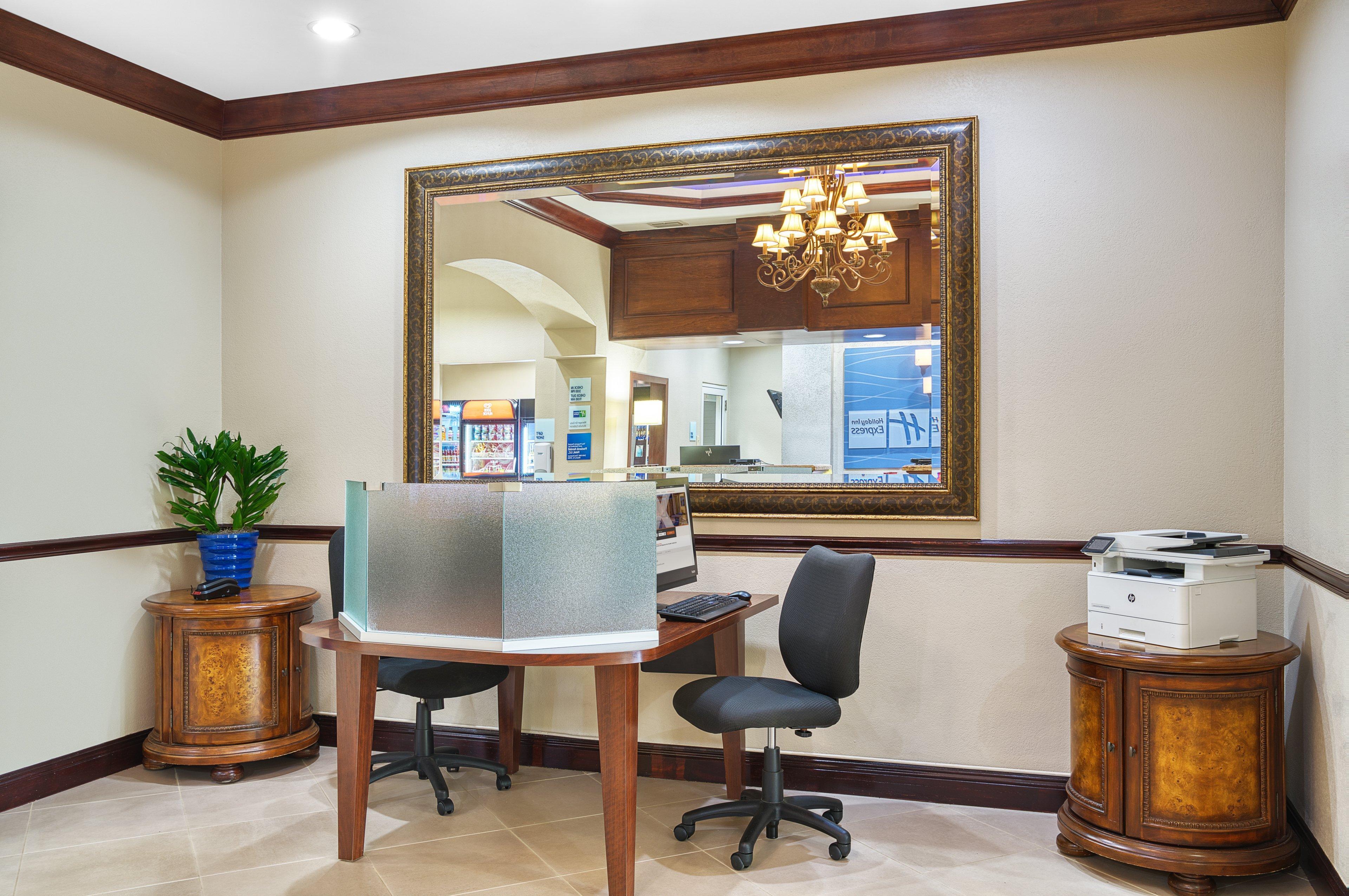 Holiday Inn Express & Suites Miami Kendall By Ihg Country Walk Экстерьер фото