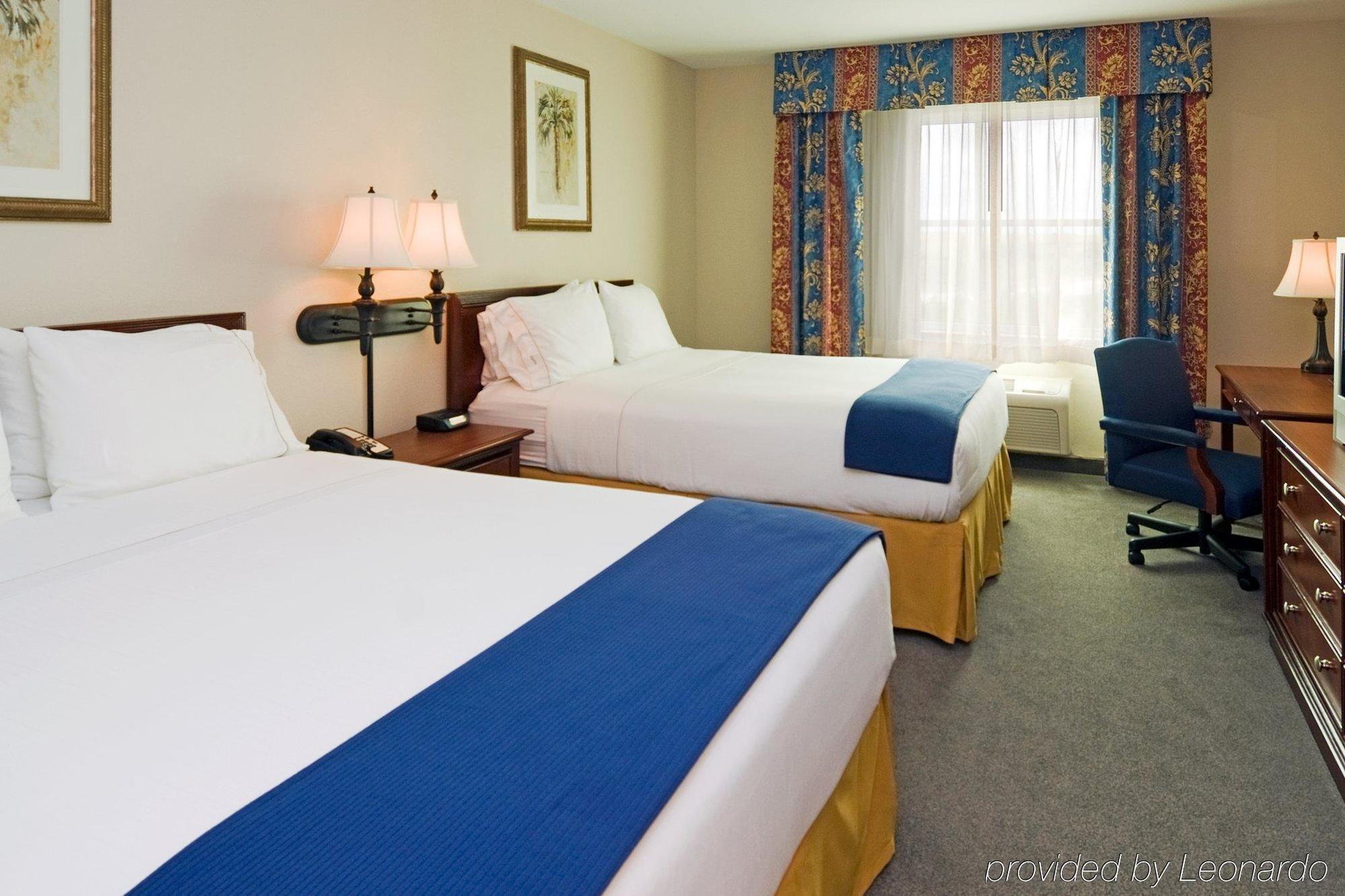 Holiday Inn Express & Suites Miami Kendall By Ihg Country Walk Номер фото