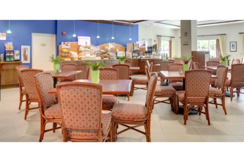 Holiday Inn Express & Suites Miami Kendall By Ihg Country Walk Экстерьер фото