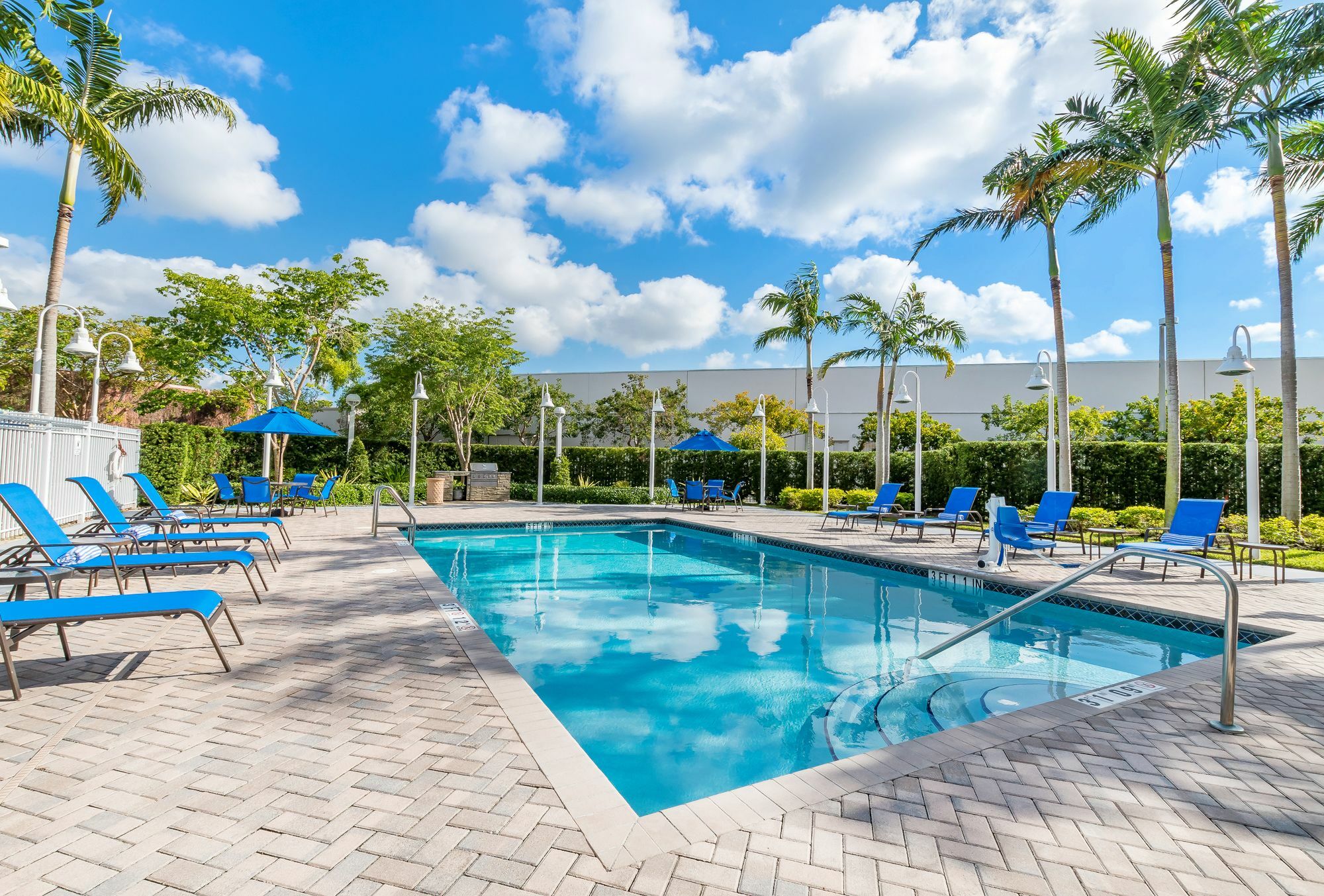 Holiday Inn Express & Suites Miami Kendall By Ihg Country Walk Экстерьер фото